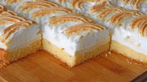 Tvarohový koláč so snehom