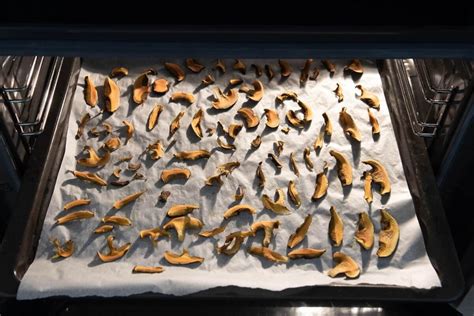 Sušenie penového plátu v rúre