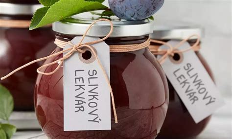 Sklenené poháre plné domáceho figového lekváru