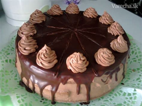 Ilustračná fotka hotovej torty s parížskym krémom