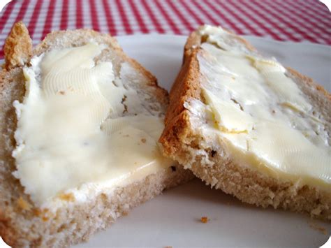 graf kalorického obsahu chleba s maslom a medom