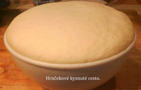 ilustrácia vodného kúpeľa pre kysnuté cesto