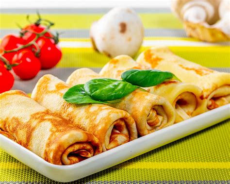 servírované plnené palacinky