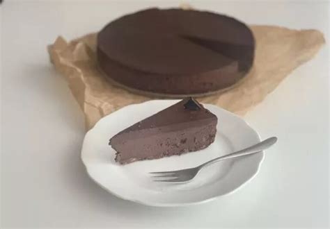 Ingrediencie na bezlepkový čokoládový cheesecake