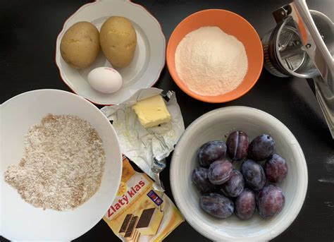 Suroviny na prípravu zemiakového cesta