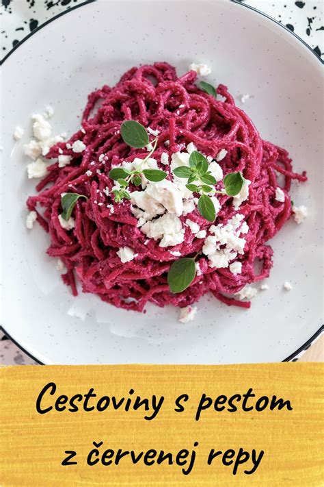 Cestoviny s pestom z červenej repy na tanieri