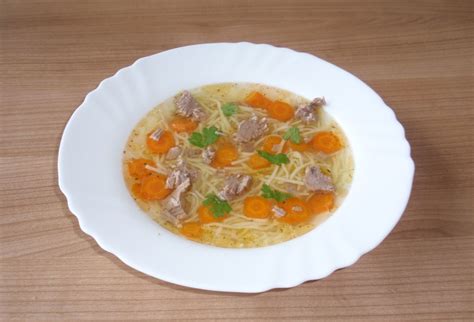 Servírovaná hovädzia polievka