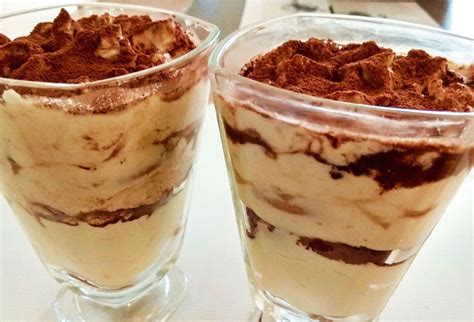 Vrstvené tiramisu v pohári