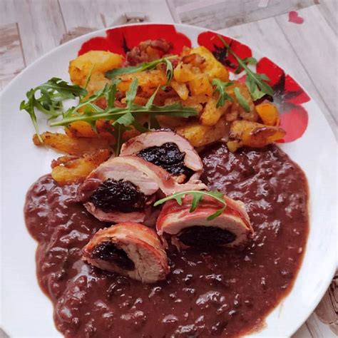 Bravčová panenka plnená sušenými slivkami