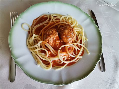 Mäsové guľky v rajčinovej omáčke