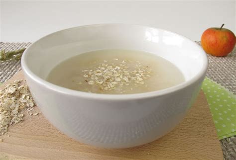 Ilustrácia varenia ovsených vločiek pre bábätká