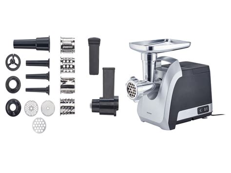 Ilustrácia rôznych typov mlynčekov na mäso: manuálny vs. elektrický