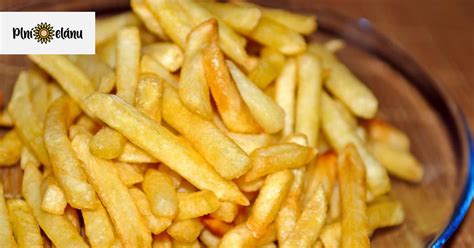 Zemiakové hranolčeky s posypaným škrobom