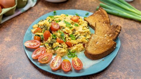 Ukážka zdravých raňajok s celozrnným chlebom