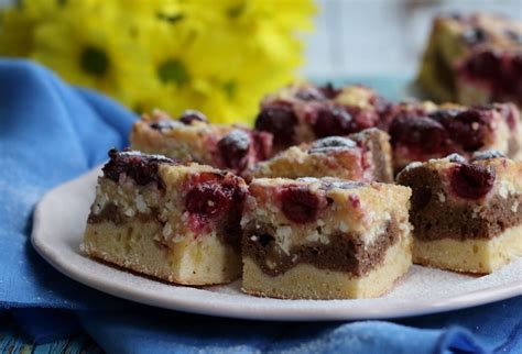 Fotografia Tvarohový koláč s višňami a kakaom