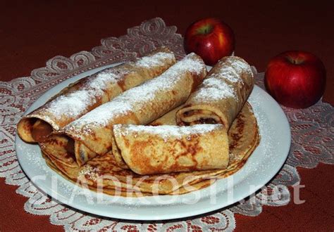 Špaldové palacinky s ovocnou náplňou