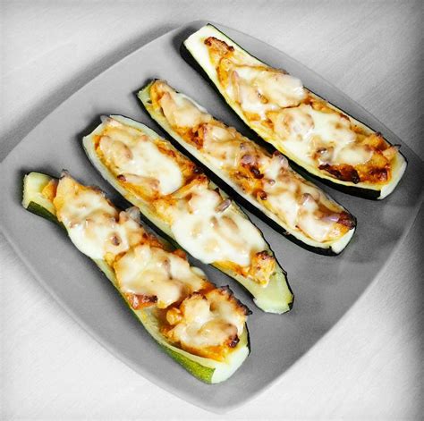 Plnené cukety s rajčinami a mozzarellou