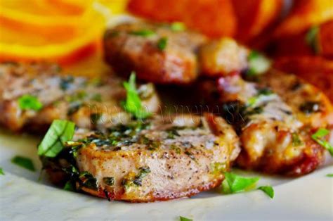 Steak z bravčovej panenky na panvici