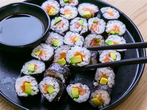 Vizualizácia prípravy Maki sushi