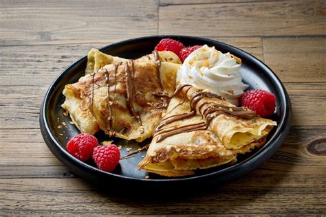 Príprava cesta na palacinky v plastovej fľaši