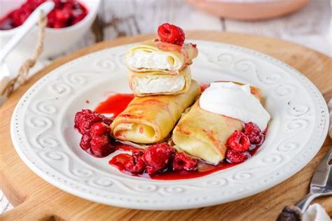 Zapekané palacinky s pudingom a ovocím