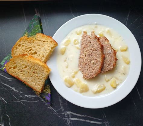 Ingrediencie na zemiakovú polievku s majoránkou