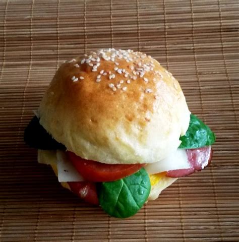 Opečená žemľa na hamburger