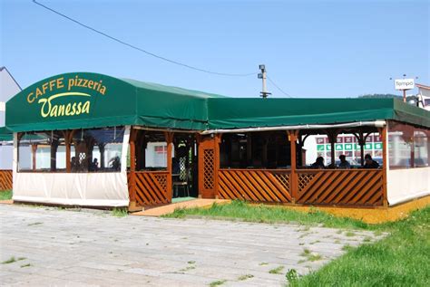 Letná terasa reštaurácie Espresso & Pizza Grande