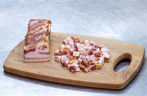 Nakrájaná slanina na kocky