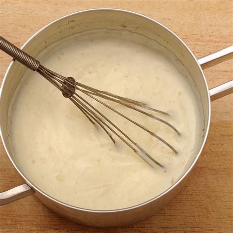 Ingrediencie na bryndzovú omáčku