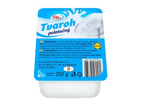 Čerstvé citróny a tvaroh na prípravu koláča