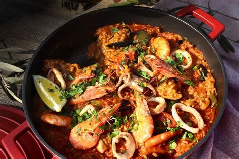 Ingrediencie na Paellu s morskými plodmi