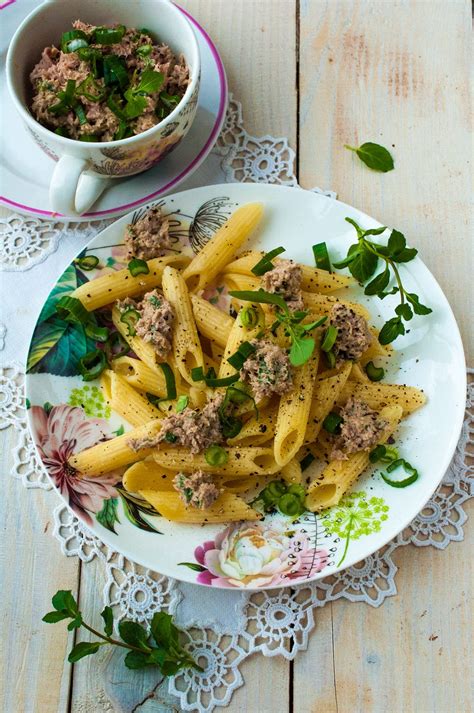 Ingrediencie na cestoviny s tuniakom