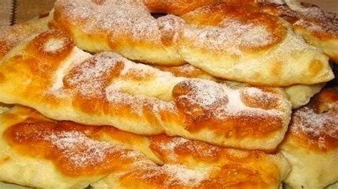Hotové pletence z kysnutého cesta