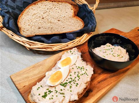 Nátierka zo špiku na chlebe