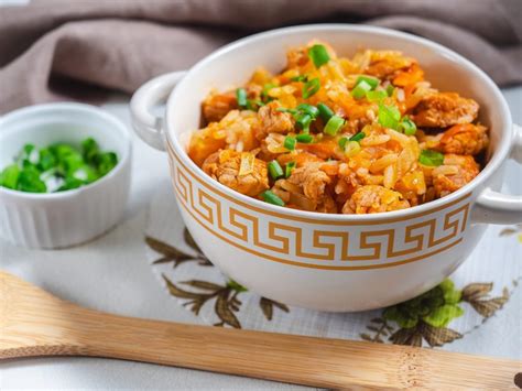 Cibuľa v hrnci s ryžou