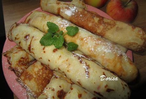 Zapečené palacinky s jablkami a lekvárom v zapekacej mise