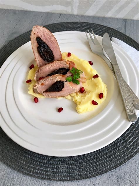 Ilustračná fotografia bravčovej panenky plnenej sušenými slivkami