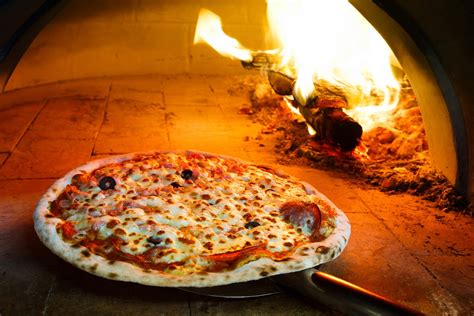 Pizza pripravená v peci
