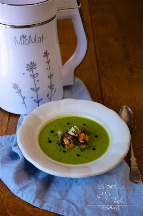 Pórovo-cuketová polievka s hráškom