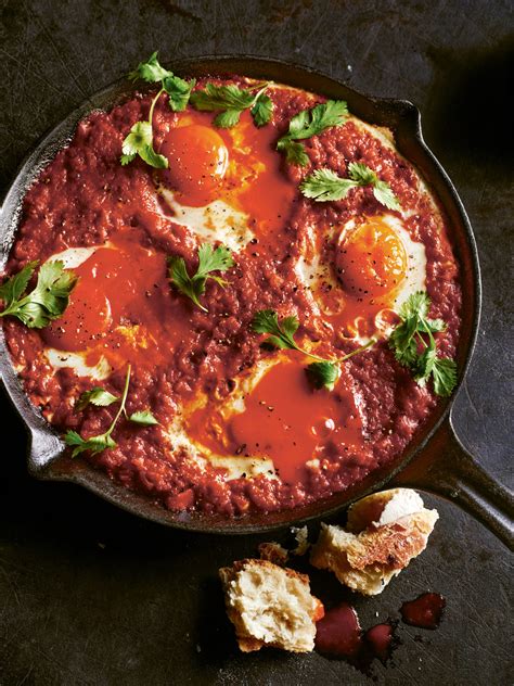 Shakshuka s cuketou a klobáskou