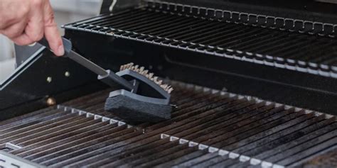 Čistenie elektrického grilu po použití