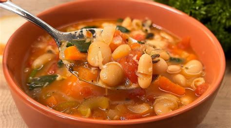 Ingrediencie na fazuľovú polievku