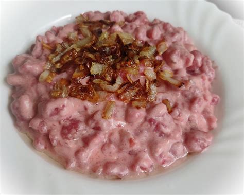 Opečená slaninka pripravená na posypanie halušiek