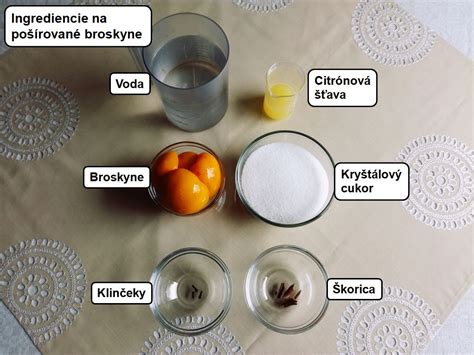 Ingrediencie na nálev a broskyne