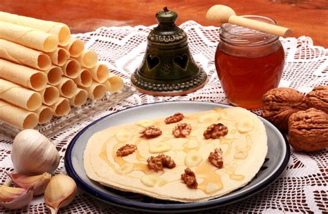 Ilustrácia tradičných slovenských vianočných oblátok