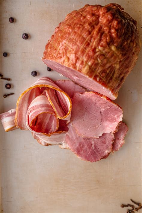 Údené mäso pripravené na varenie