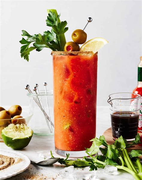 Bloody Mary s ozdobou
