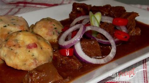 Guláš pripravený v rúre