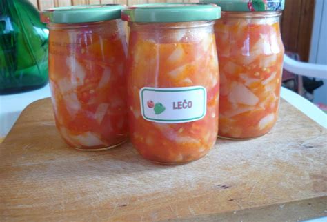 Proces sterilizovania papriky v pohároch